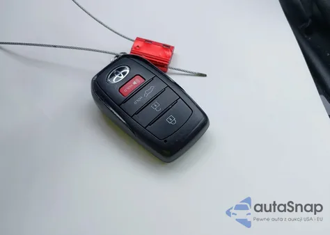 2024 Toyota Highlander Xle z USA, uszkodzony, nr VIN 5TDKDRBH1RS551813